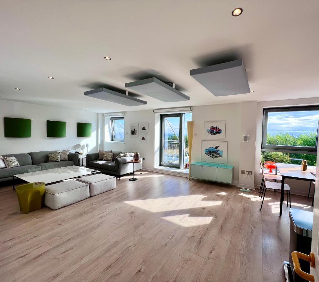 Beautiful Modern Sea-Side Apartment In The City Edinburgh Exterior photo